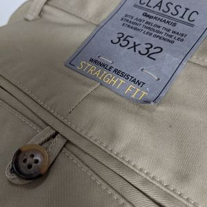Gap Men's Classic Straight Fit Khakis